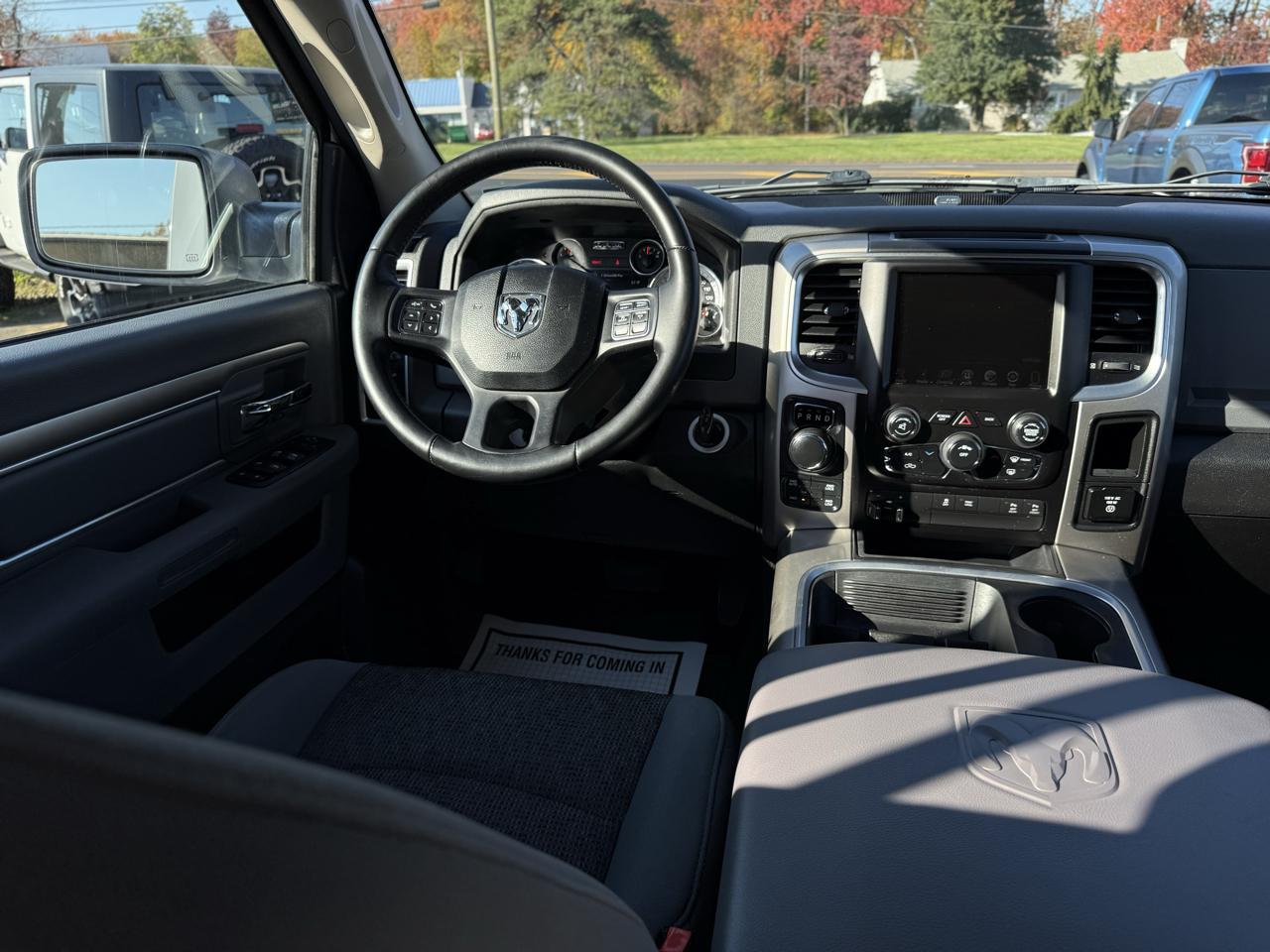 RAM 1500 4WD Crew Cab 140.5" Big Horn 2016