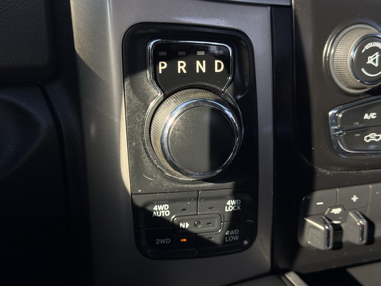 RAM 1500 4WD Crew Cab 140.5" Big Horn 2016