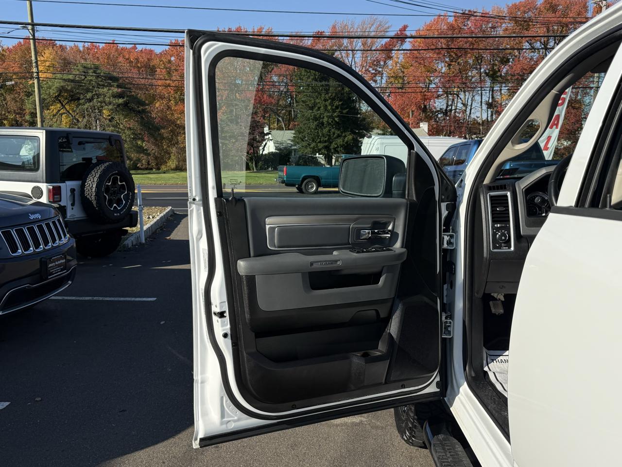 RAM 1500 4WD Crew Cab 140.5" Big Horn 2016