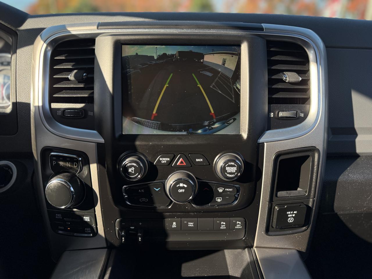 RAM 1500 4WD Crew Cab 140.5" Big Horn 2016