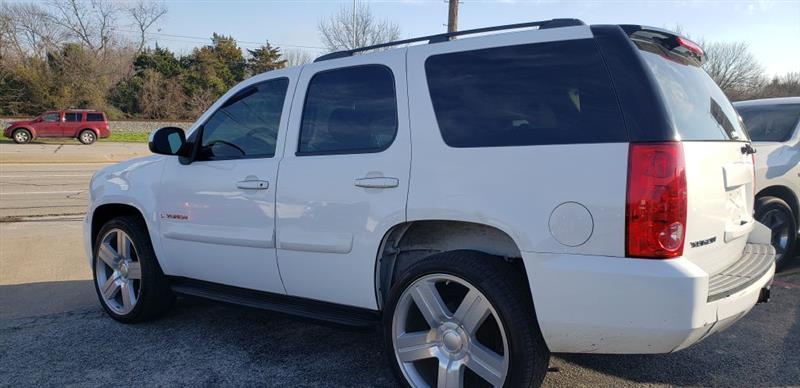 GMC Yukon SLE-1 2WD 2007