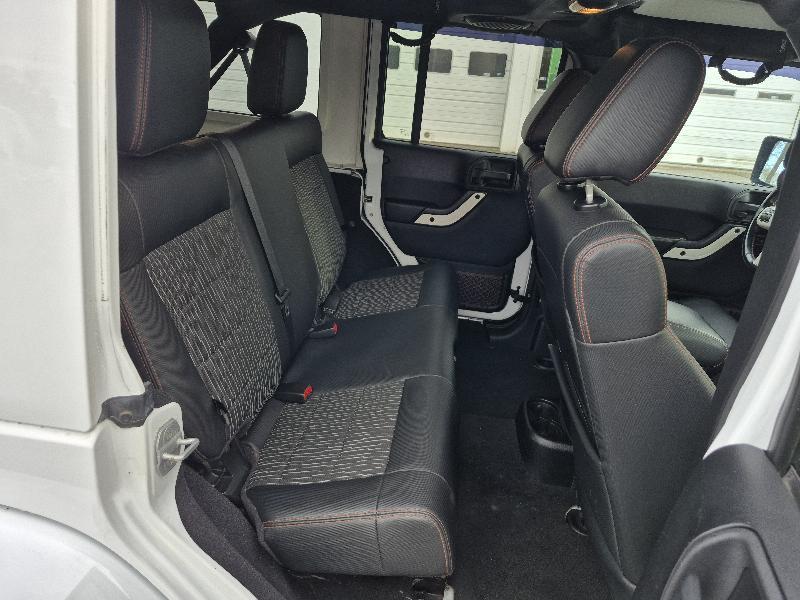 Jeep Wrangler Unlimited  2012
