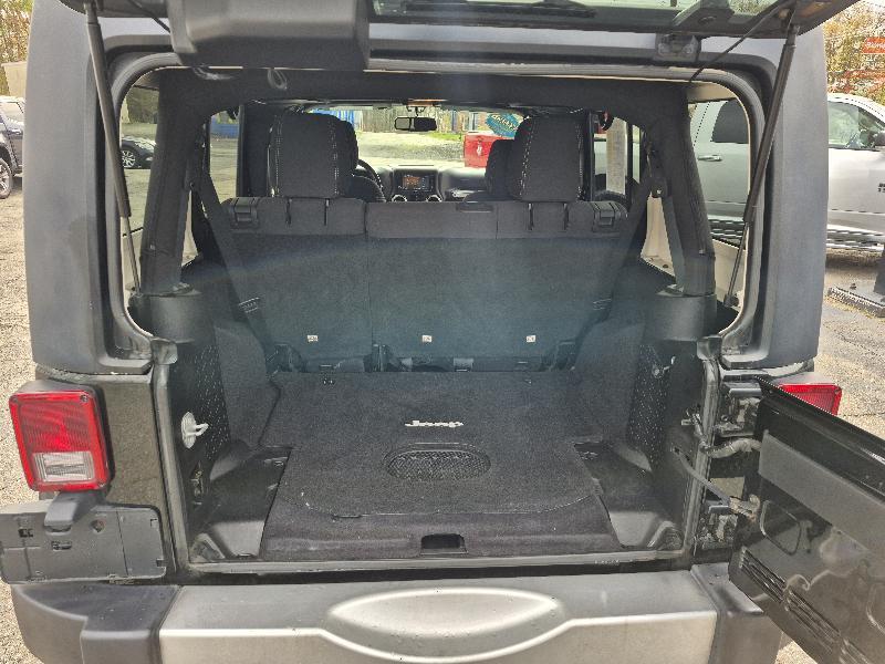 Jeep Wrangler Sahara  2015