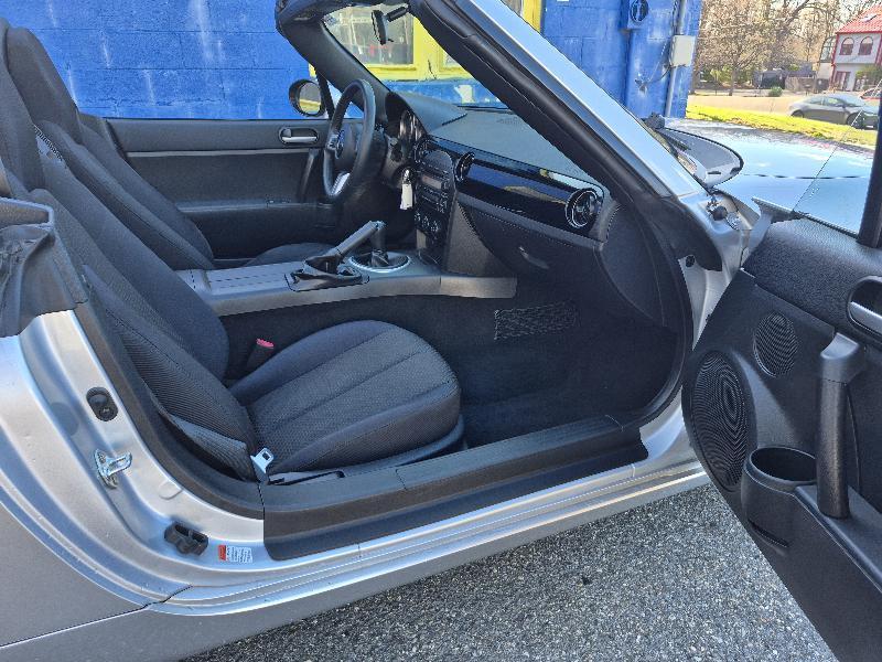 Mazda MX-5 Miata  2008