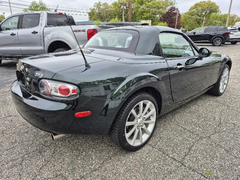 Mazda MX-5 Miata Touring Power Retractable Hardtop 2008