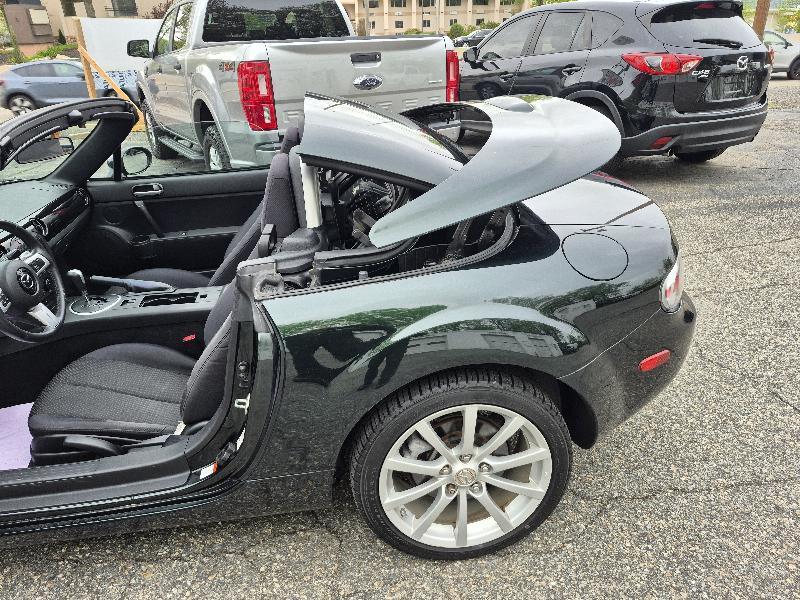 Mazda MX-5 Miata Touring Power Retractable Hardtop 2008
