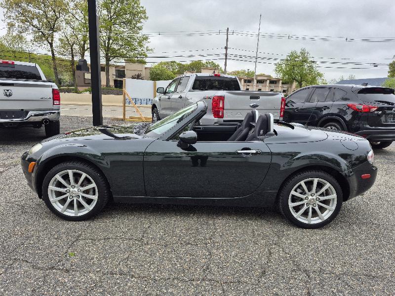 Mazda MX-5 Miata Touring Power Retractable Hardtop 2008