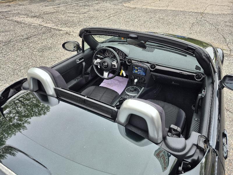 Mazda MX-5 Miata Touring Power Retractable Hardtop 2008
