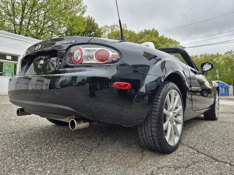 Mazda MX-5 Miata Touring Power Retractable Hardtop 2008