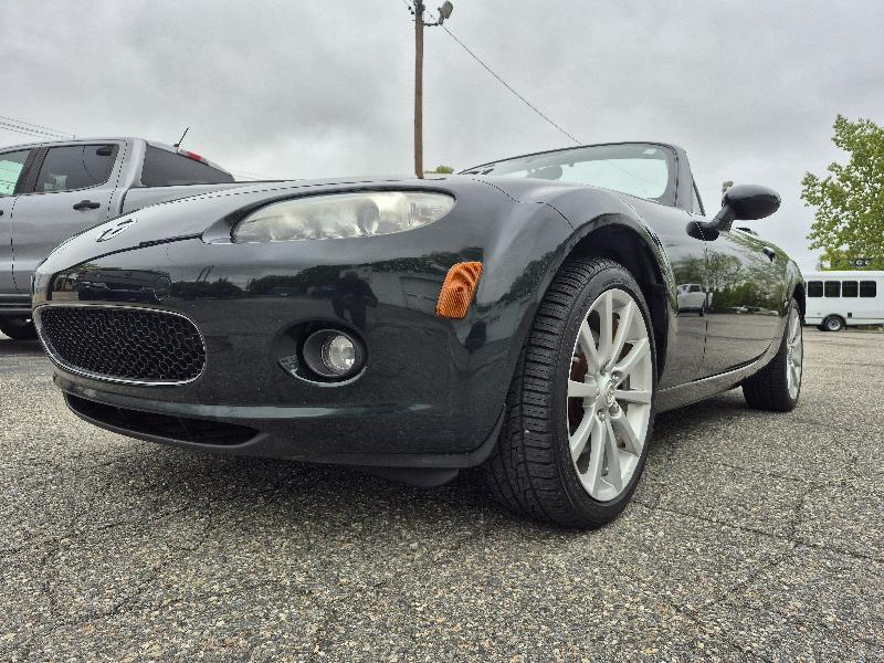 Mazda MX-5 Miata Touring Power Retractable Hardtop 2008
