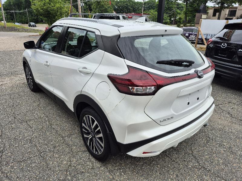Nissan Kicks  2023