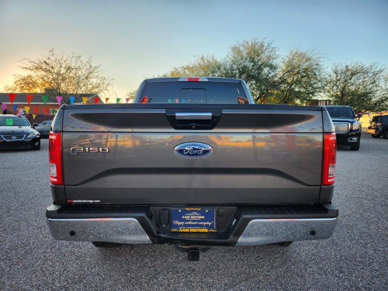 Ford F-150 XLT SuperCab Short Bed 2WD 2017