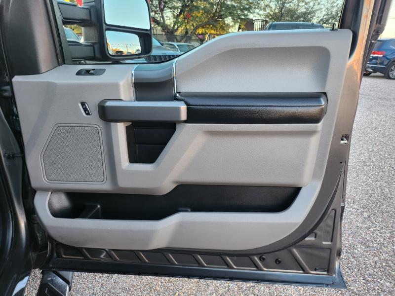 Ford F-150 XLT SuperCab Short Bed 2WD 2017