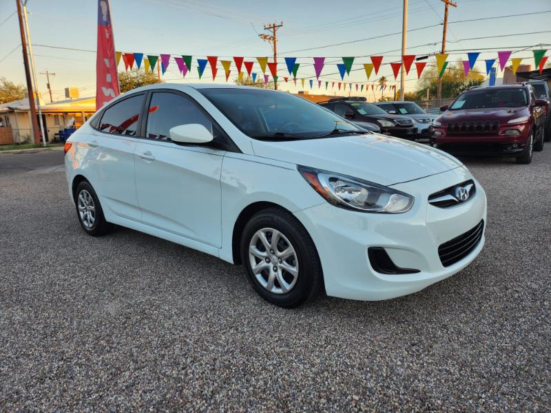 Hyundai Accent GLS 4-Door 2013 Hyundai Accent GLS 4-Door 2013