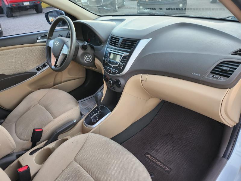 Hyundai Accent GLS 4-Door 2013 Hyundai Accent GLS 4-Door 2013