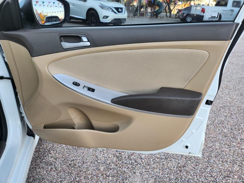 Hyundai Accent GLS 4-Door 2013 Hyundai Accent GLS 4-Door 2013