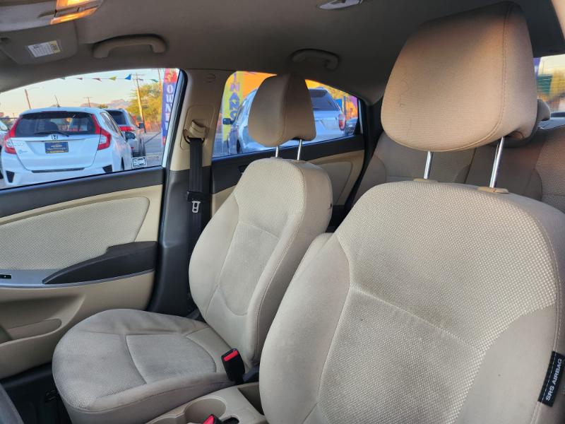 Hyundai Accent GLS 4-Door 2013 Hyundai Accent GLS 4-Door 2013