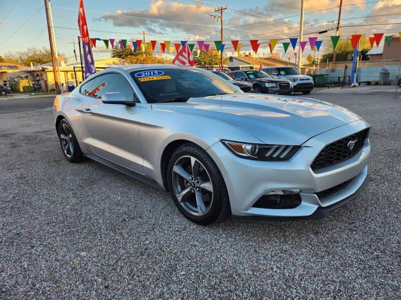Ford Mustang EcoBoost Coupe 2015