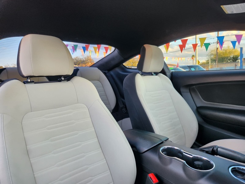 Ford Mustang EcoBoost Coupe 2015