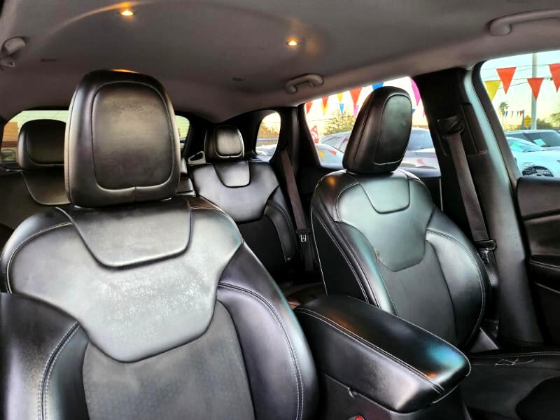 Jeep Cherokee Latitude Plus FWD 2019