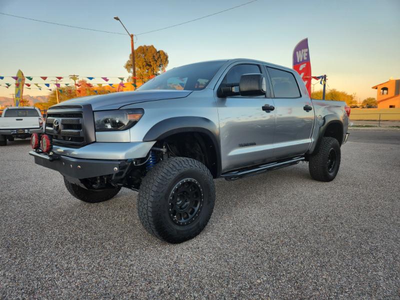 Toyota Tundra Tundra-Grade CrewMax 5.7L 2WD 2013