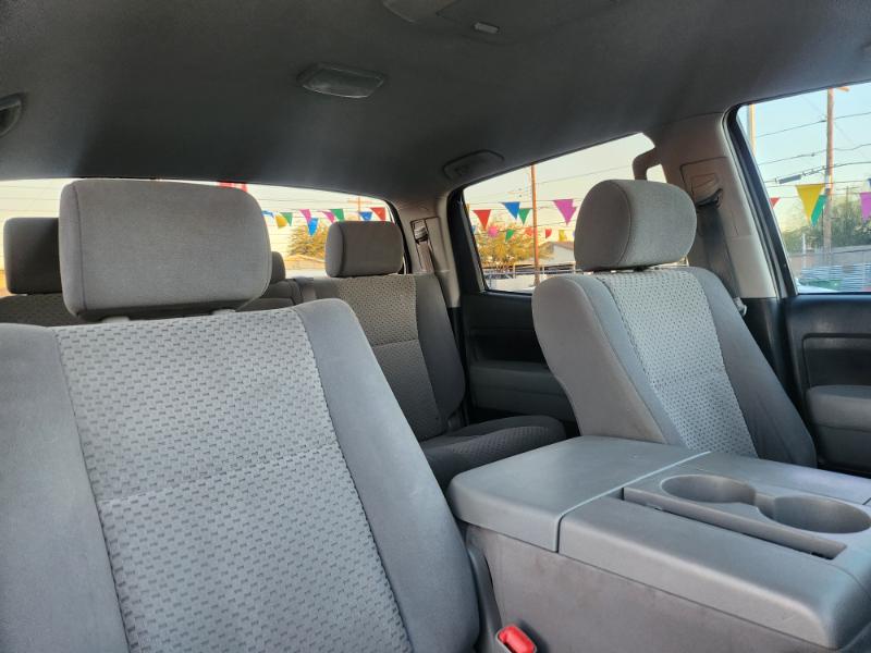 Toyota Tundra Tundra-Grade CrewMax 5.7L 2WD 2013