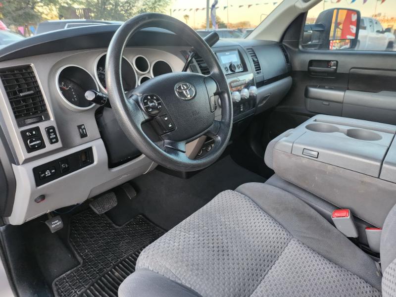 Toyota Tundra Tundra-Grade CrewMax 5.7L 2WD 2013