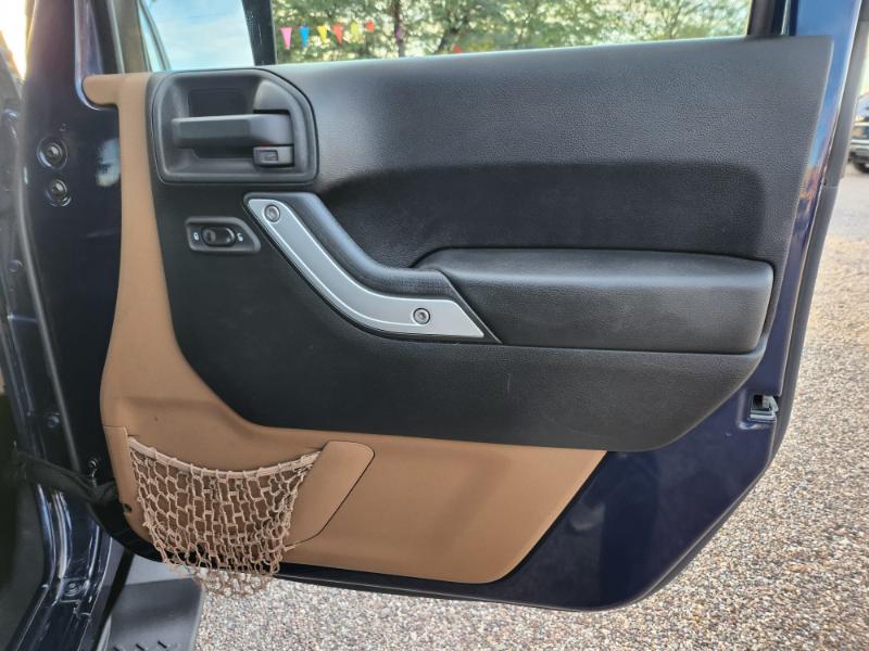 Jeep Wrangler Unlimited Sahara 4WD 2013