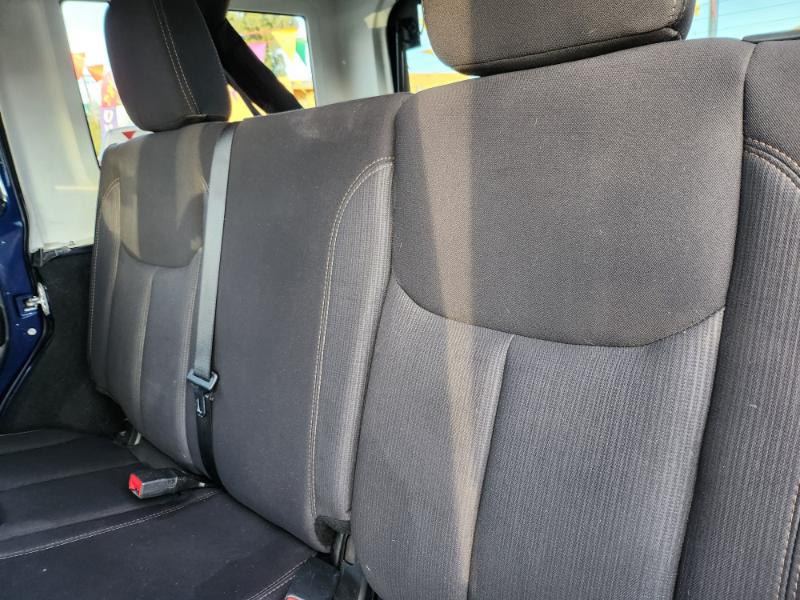 Jeep Wrangler Unlimited Sahara 4WD 2013