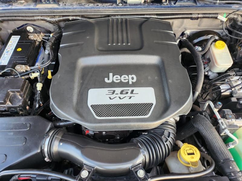 Jeep Wrangler Unlimited Sahara 4WD 2013