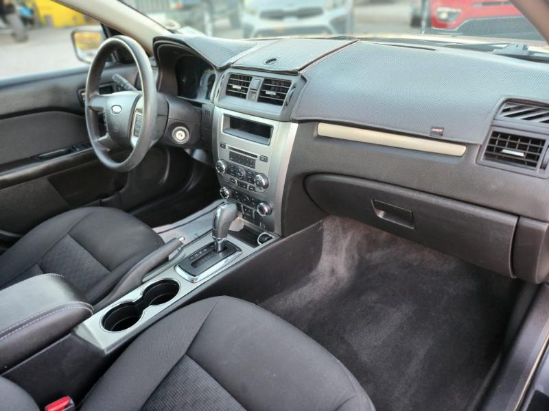 Ford Fusion SE 2010