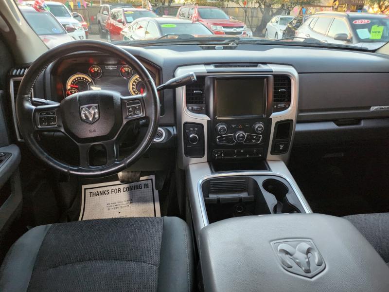 RAM 2500 Big Horn 4x4 Mega Cab 6'4" Box 2016