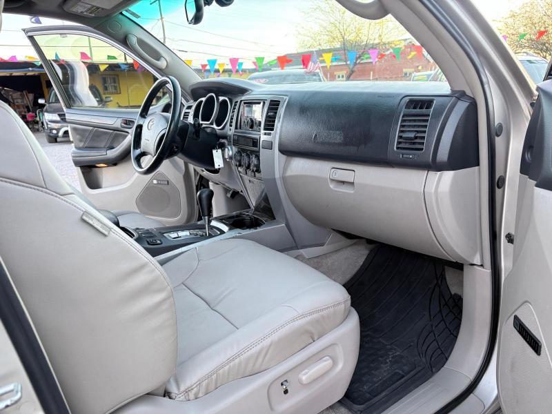 Toyota 4Runner Limited 4WD 2004