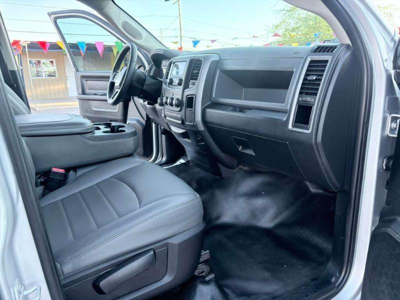 RAM 1500 Tradesman Quad Cab 2WD 2018