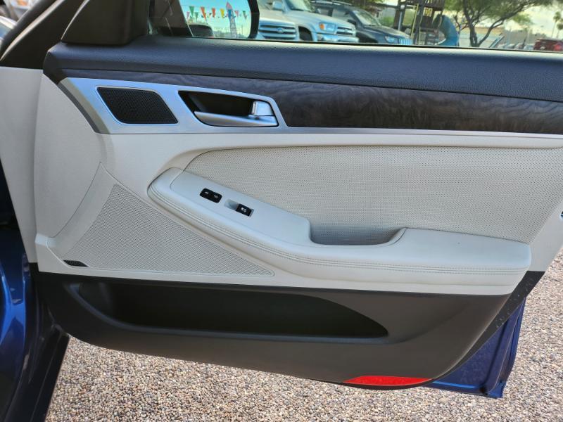 Hyundai Genesis 5.0L RWD 2015