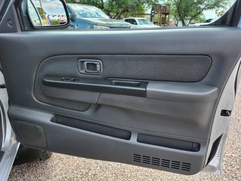 Nissan Frontier XE-V6 Crew Cab Long Bed 2WD 2002