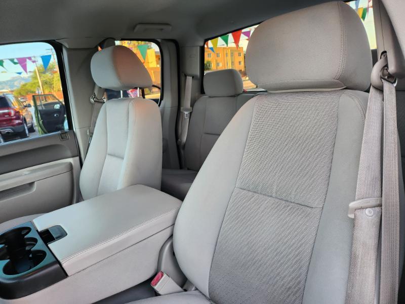 GMC Sierra photo 11