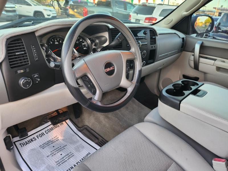 GMC Sierra photo 16
