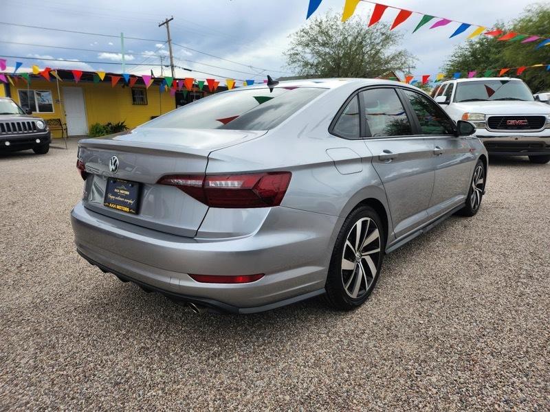 Volkswagen Jetta GLI photo 6