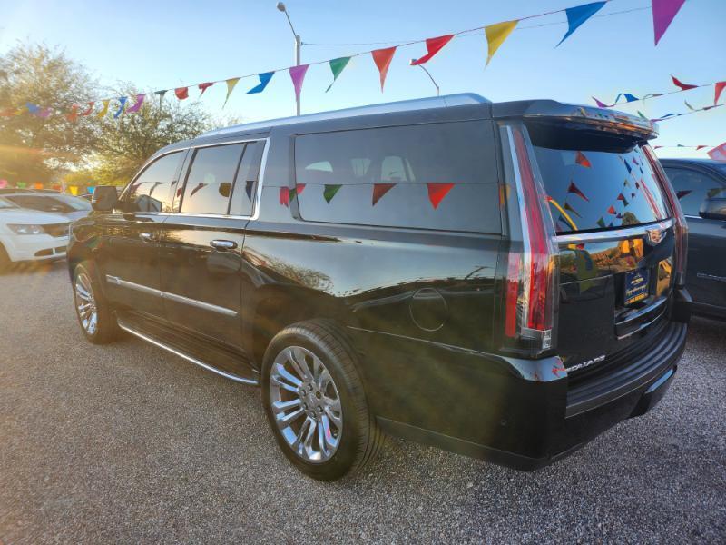 Cadillac Escalade ESV photo 3