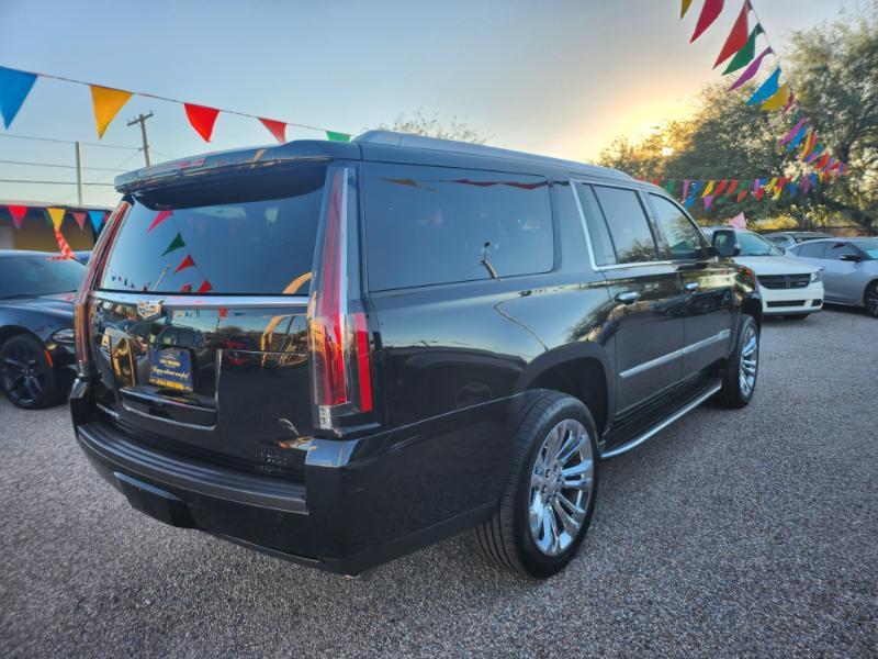 Cadillac Escalade ESV photo 5
