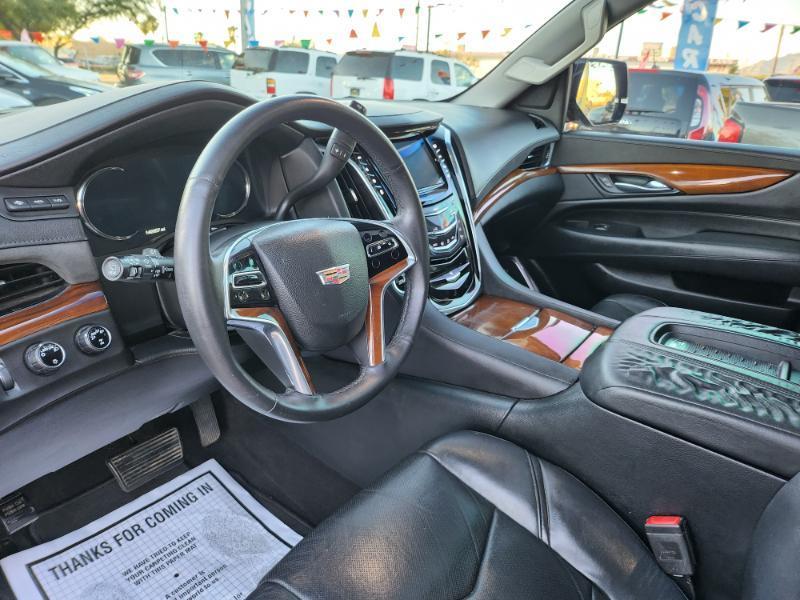Cadillac Escalade ESV photo 18