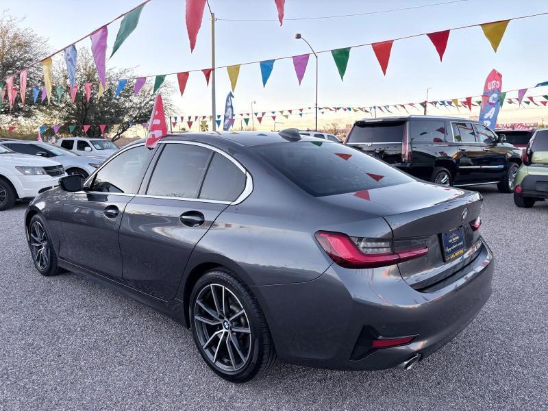 BMW 330i photo 3
