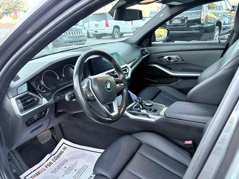 BMW 330i photo 10