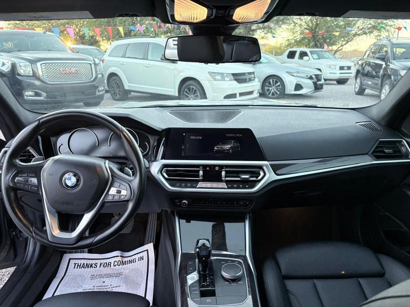 BMW 330i photo 14