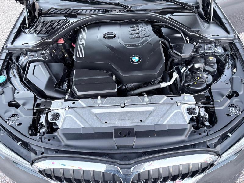 BMW 330i photo 20