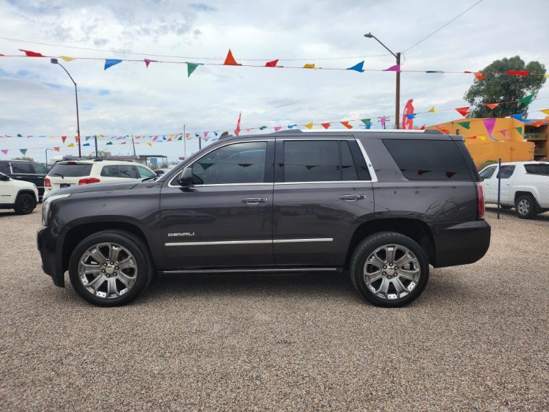GMC Yukon photo 2
