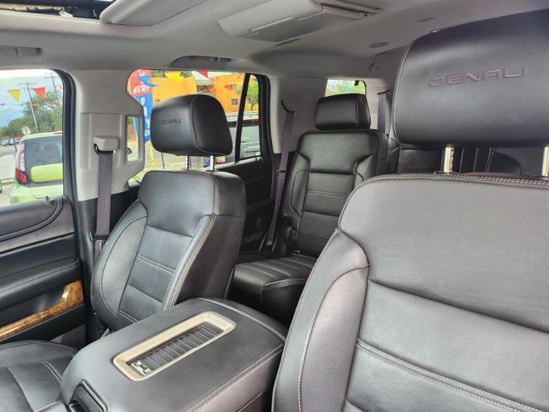 GMC Yukon photo 16