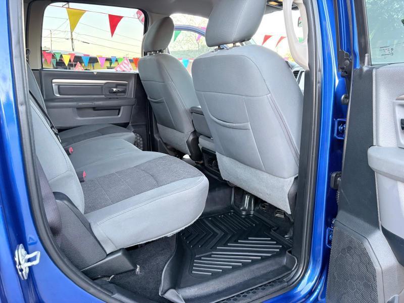 RAM 1500 Big Horn Crew Cab 2WD SWB 2016
