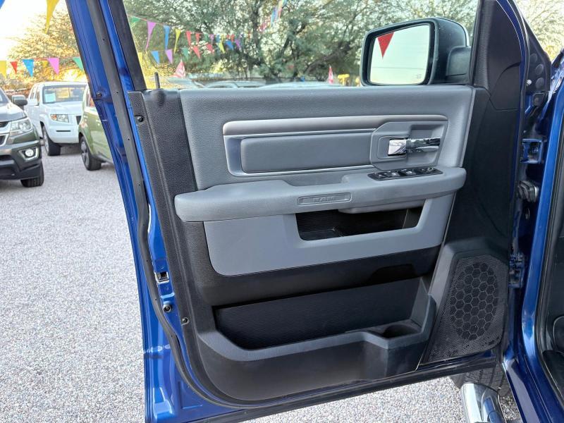 RAM 1500 Big Horn Crew Cab 2WD SWB 2016